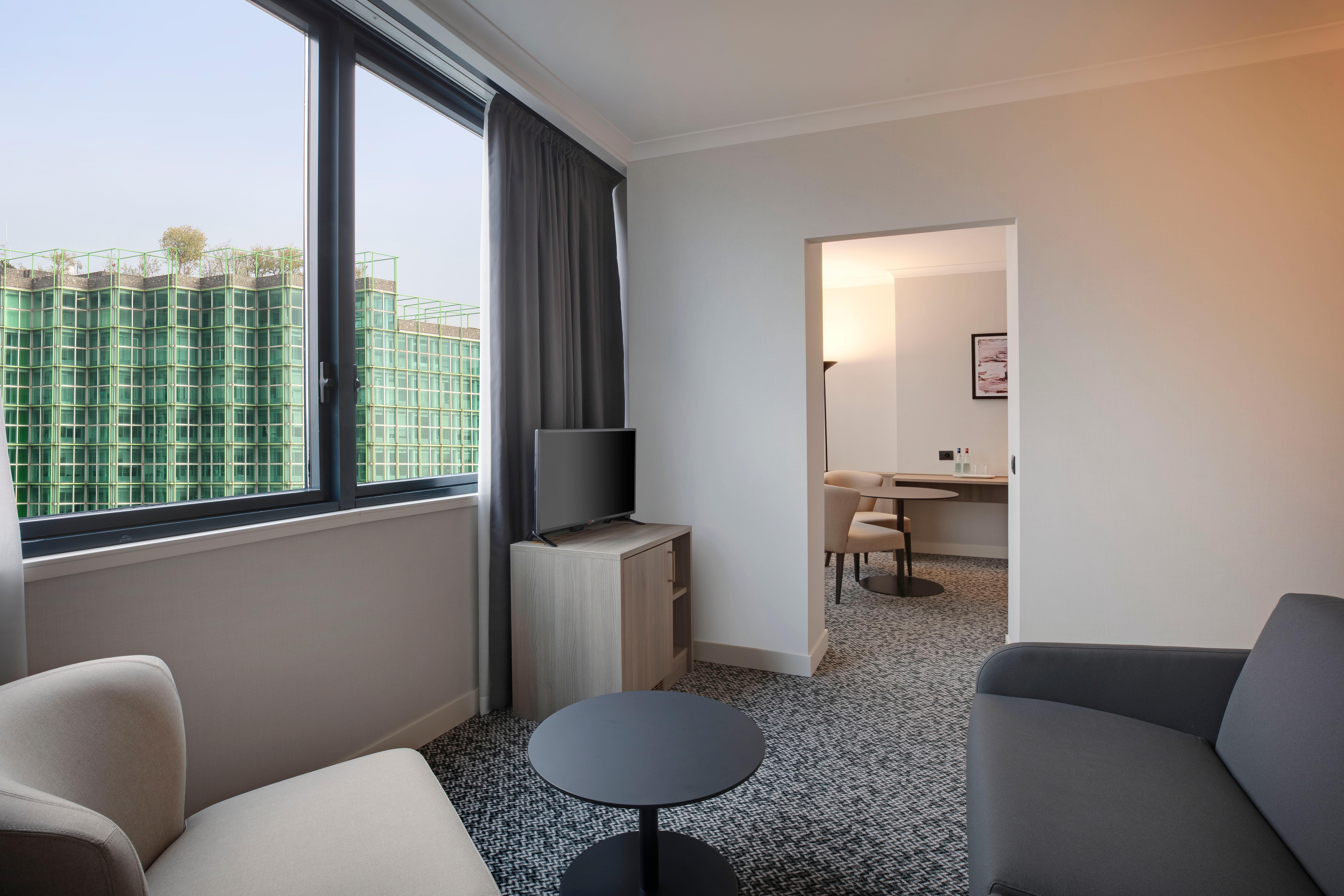 Hotel Crowne Plaza Milan Linate By Ihg San Donato Milanese Exterior foto