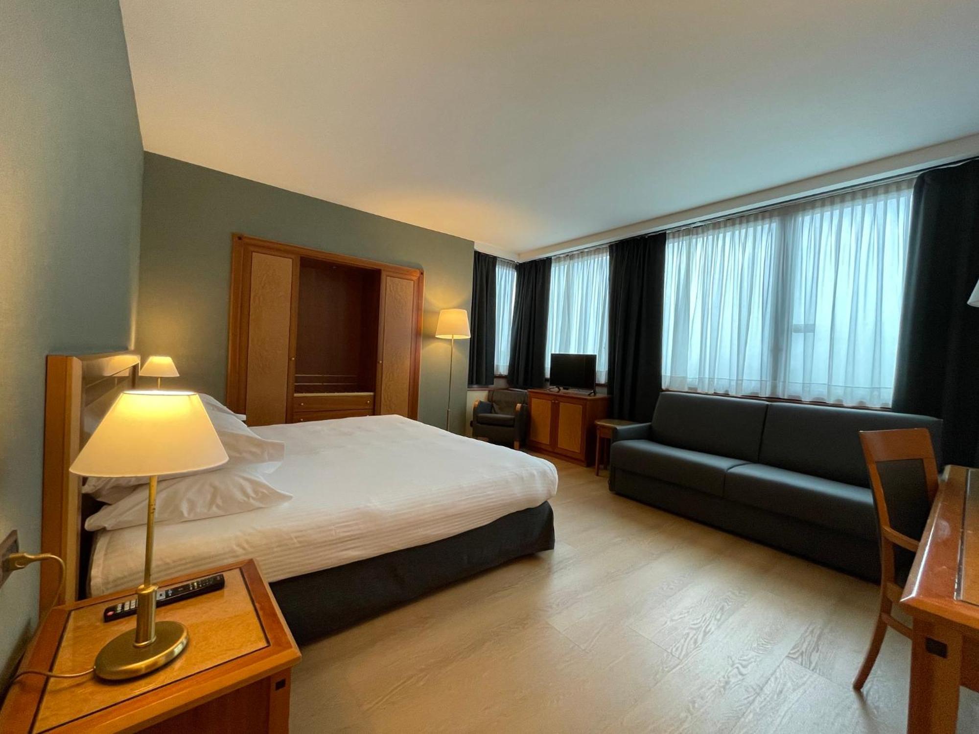 Hotel Crowne Plaza Milan Linate By Ihg San Donato Milanese Exterior foto