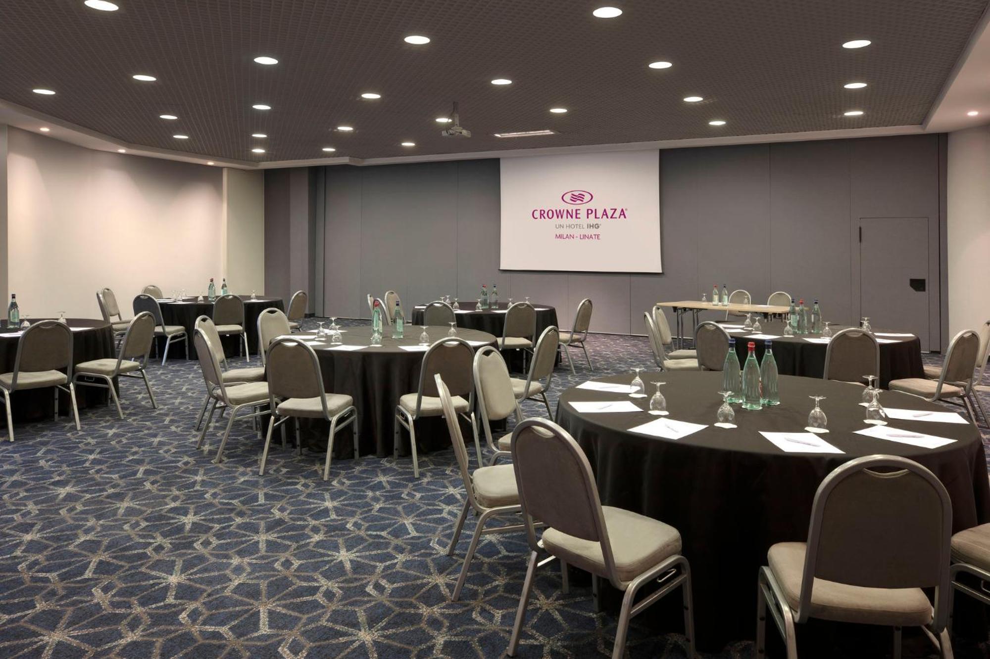 Hotel Crowne Plaza Milan Linate By Ihg San Donato Milanese Exterior foto